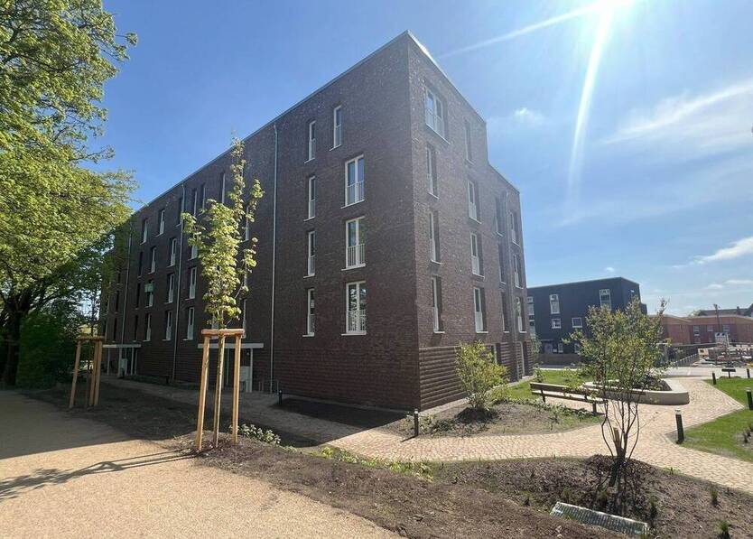 Neu. Urban. Mitten in Schleswig! Terrasse + Gartenanteil!