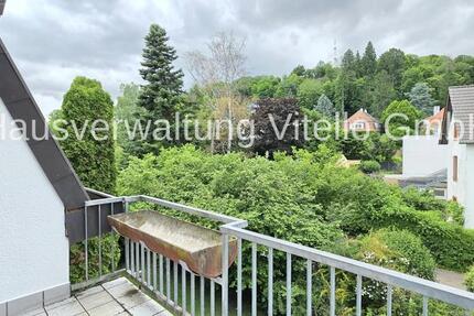 Schöne Dachgeschoßwohnung mit Balkon – frisch renoviert und bezugsfertig