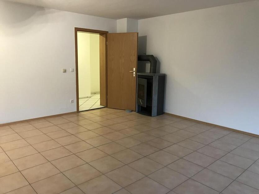 Sofort Einziehen! Modernes Wohnen im Grünen: 4-Zimmerwohnung mit Balkon in Oberneuching