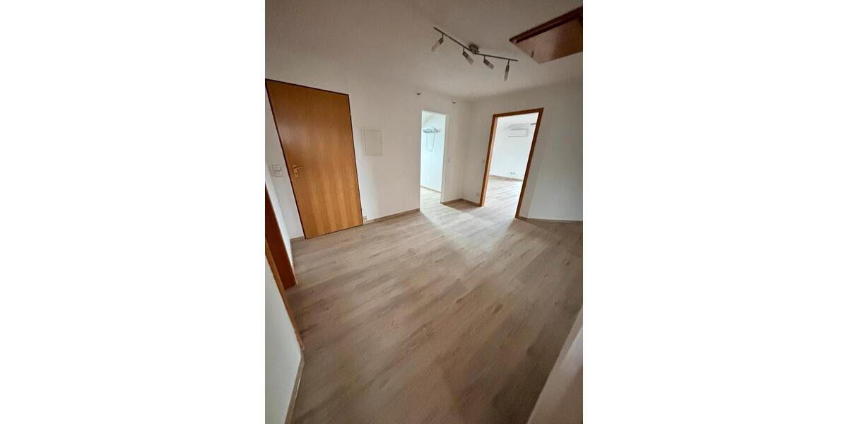 Dachgeschoßwohnung Allersberg Eismannsdorf - 3 Zimmer, 114 m&sup2;, 1.300&euro; | Angebot:24728300