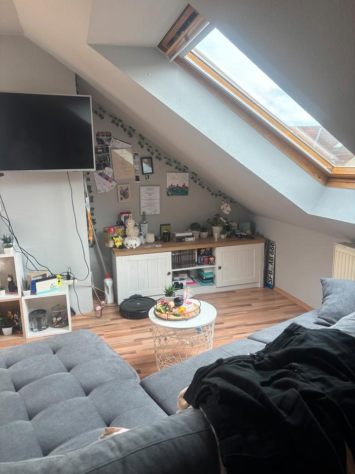 Helle Zwei-Raum Dachgeschoss Wohnung in Schwarzheide