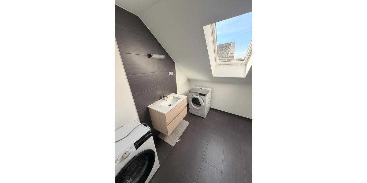 Wohnen auf Zeit Ludwigshafen am Rhein Ludwigshafen-Hemshof - 10 Zimmer, 300 m&sup2;, 650&euro; | Angebot:26636897