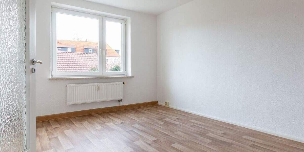 Etagenwohnung Oschatz Zschöllau - 3 Zimmer, 65 m&sup2;, 385&euro; | Angebot:25725806