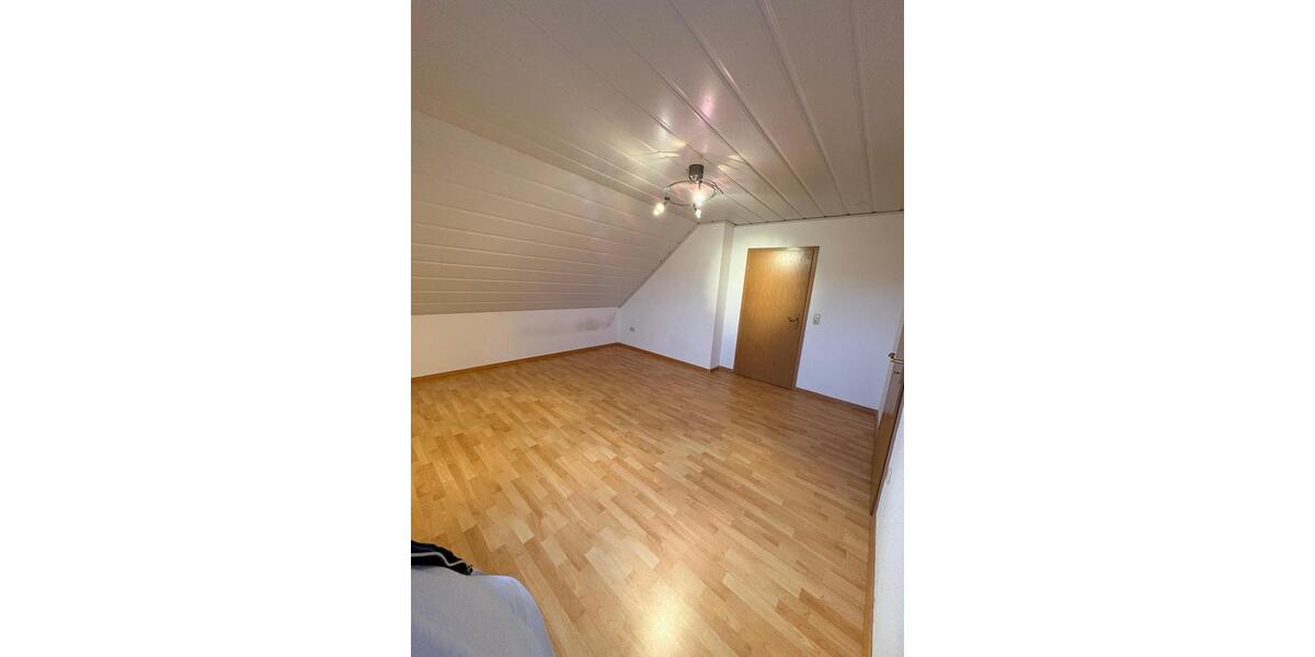 Dachgeschoßwohnung Scheßlitz - 3 Zimmer, 85 m&sup2;, 600&euro; | Angebot:24742089
