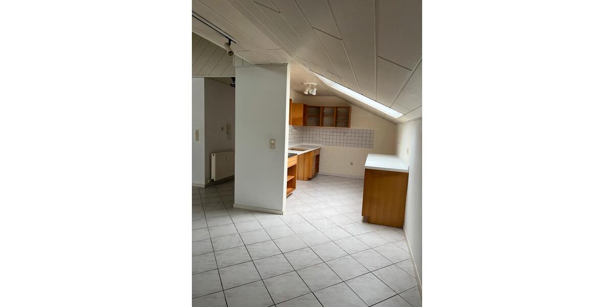 Dachgeschoßwohnung Ranstadt - 3 Zimmer, 100 m&sup2;, 800&euro; | Angebot:26285055