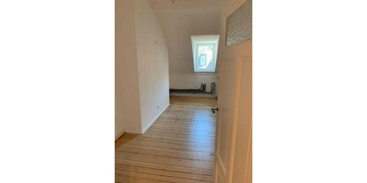 Etagenwohnung Baden-Baden Innenstadt - 4 Zimmer, 170 m&sup2;, 980&euro; | Angebot:26310300