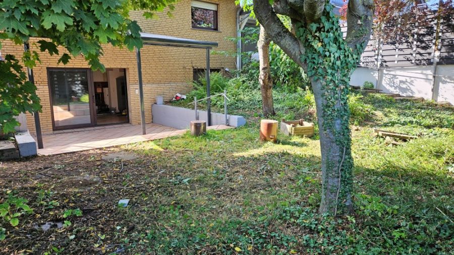 6-Zimmer-Wohnung mit EBK und Gartennutzung in Antweiler - 5.5 oder mehr Mechernich | Angebot:24350170
