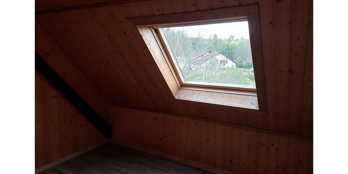 Dachgeschoßwohnung Schömberg - 4.5 Zimmer, 115 m&sup2;, 890&euro; | Angebot:26045549