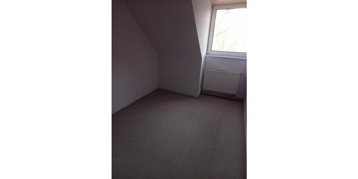 Dachgeschoßwohnung Luckenwalde - 2.5 Zimmer, 65 m&sup2;, 520&euro; | Angebot:26463392