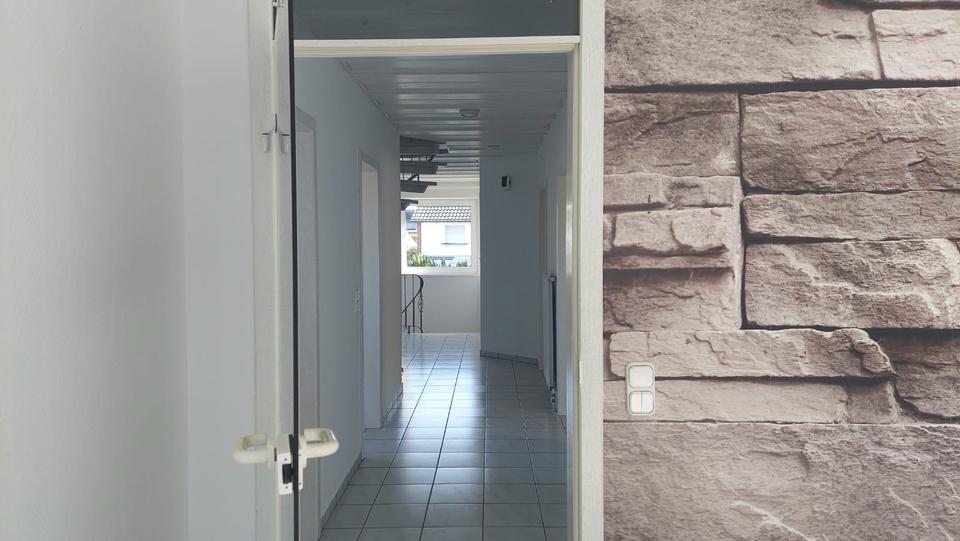 Große Dachgeschosswohnung über zwei Etagen nördlich von Rhede 6 zimmer