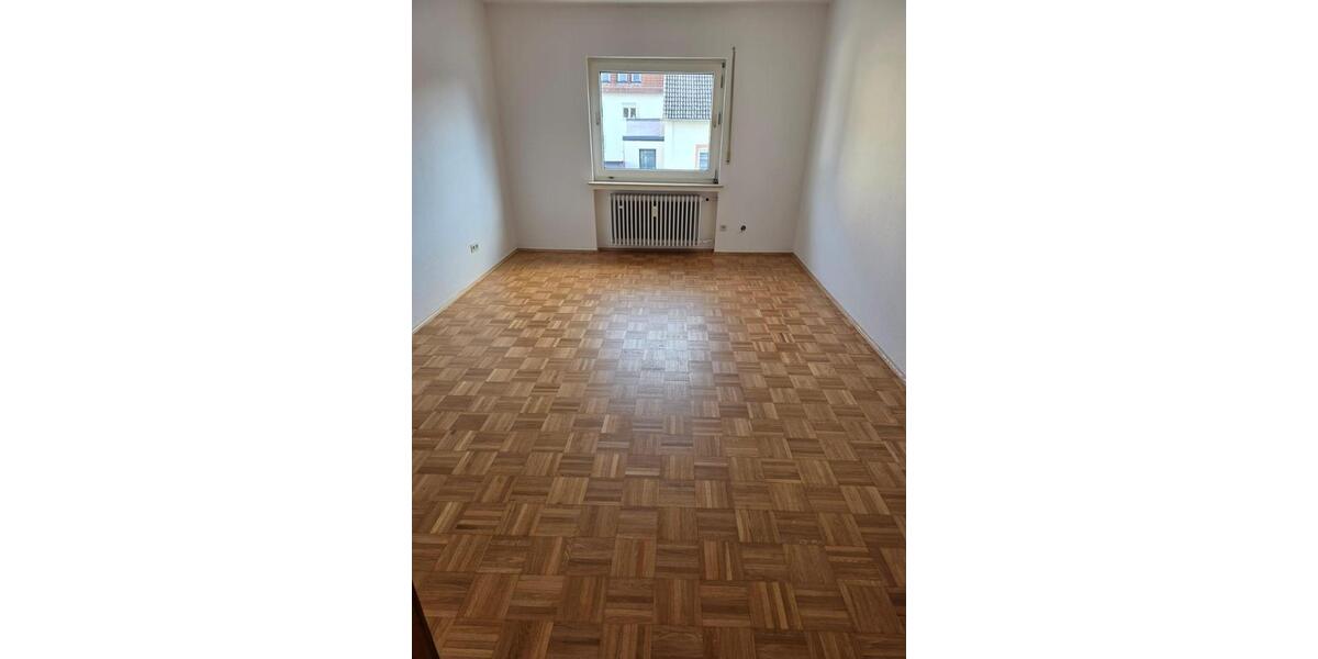 Etagenwohnung Karben - 3 Zimmer, 120 m&sup2;, 1.300&euro; | Angebot:24793314