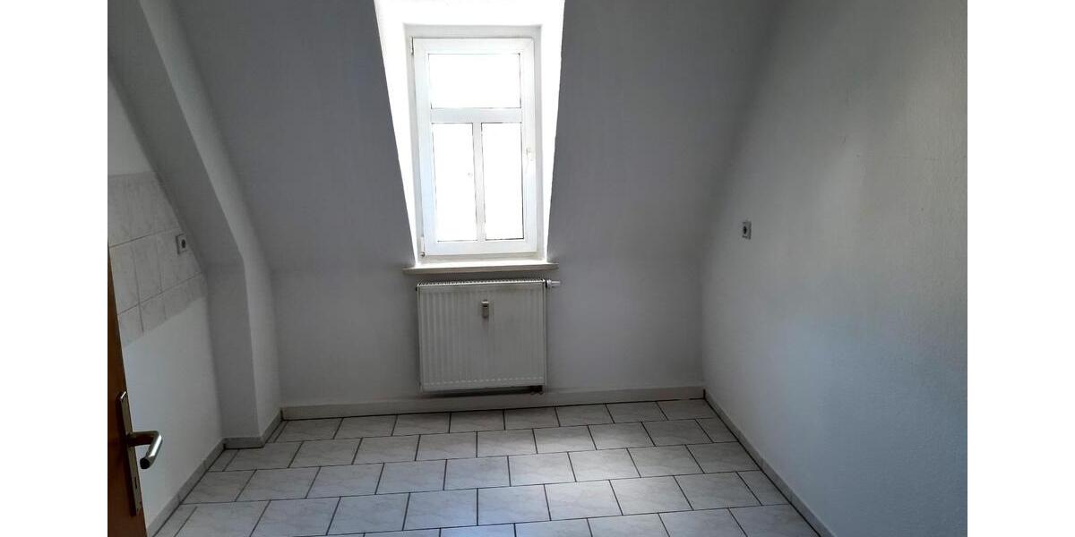 Dachgeschoßwohnung Döbeln - 3 Zimmer, 60 m&sup2;, 125&euro; | Angebot:23788046