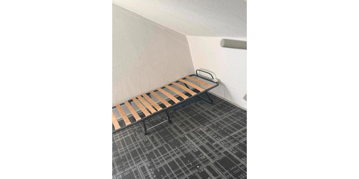 Etagenwohnung Frechen - 7 Zimmer, 150 m&sup2;, 2.200&euro; | Angebot:26498588