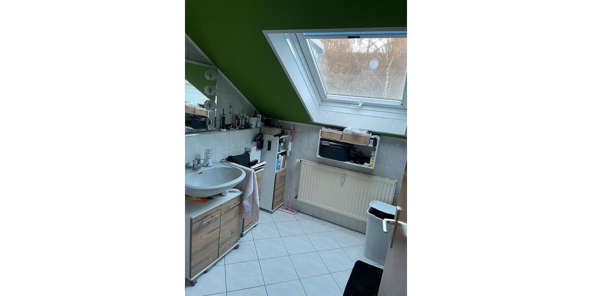 Dachgeschoßwohnung Morsbach - 3 Zimmer, 93 m&sup2;, 600&euro; | Angebot:26548385