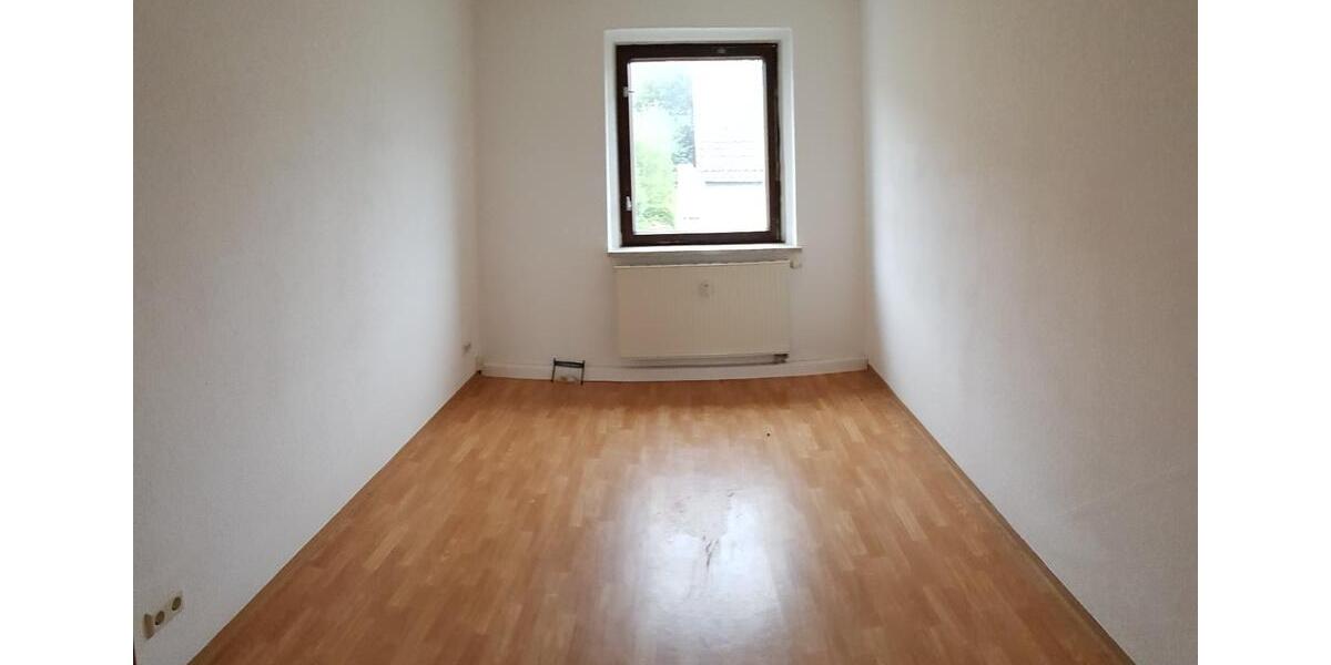Etagenwohnung Mittweida - 3 Zimmer, 63 m&sup2;, 380&euro; | Angebot:25342774
