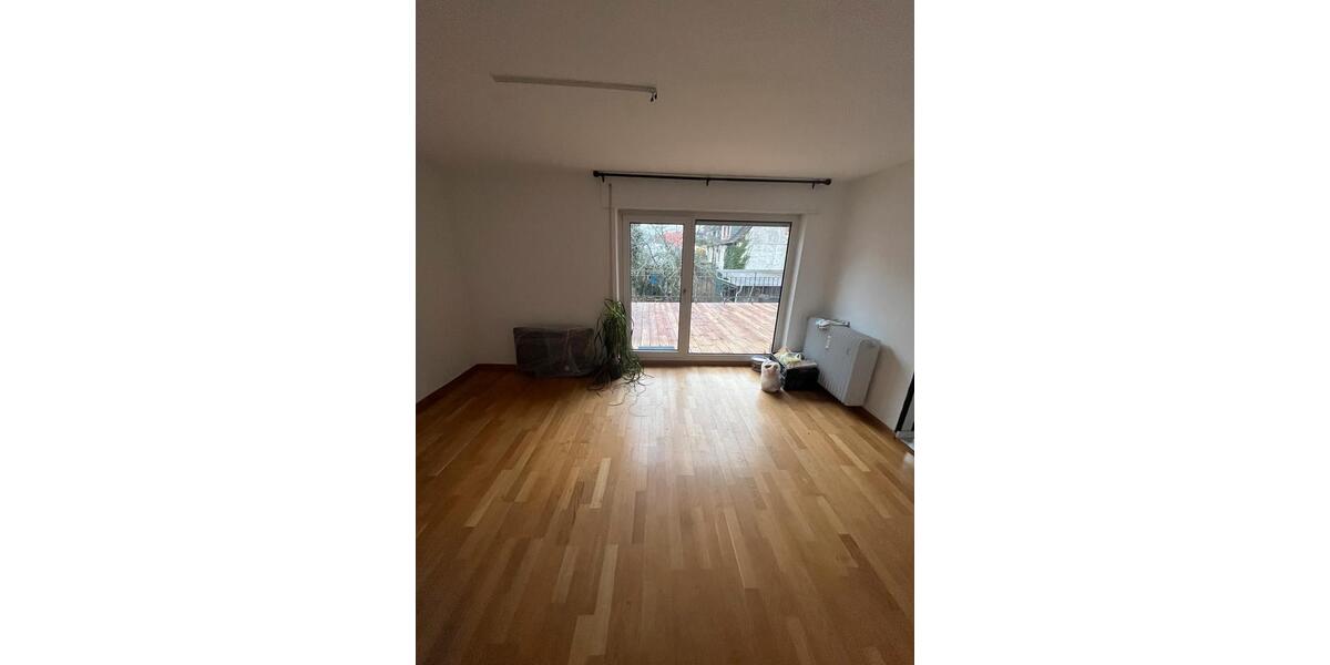 Etagenwohnung Kaiserslautern - 5 Zimmer, 135 m&sup2;, 1.250&euro; | Angebot:24715937