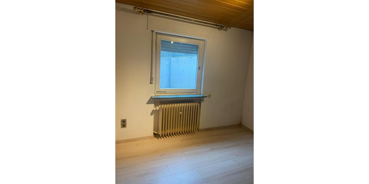 Erdgeschoßwohnung Siegen Eiserfeld - 4 Zimmer, 93 m&sup2;, 800&euro; | Angebot:24781965