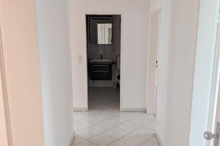 3 Zimmer Whg. für 1-2 Personen geeignet- 1100€ warm inkl Haus NK 3 zimmer