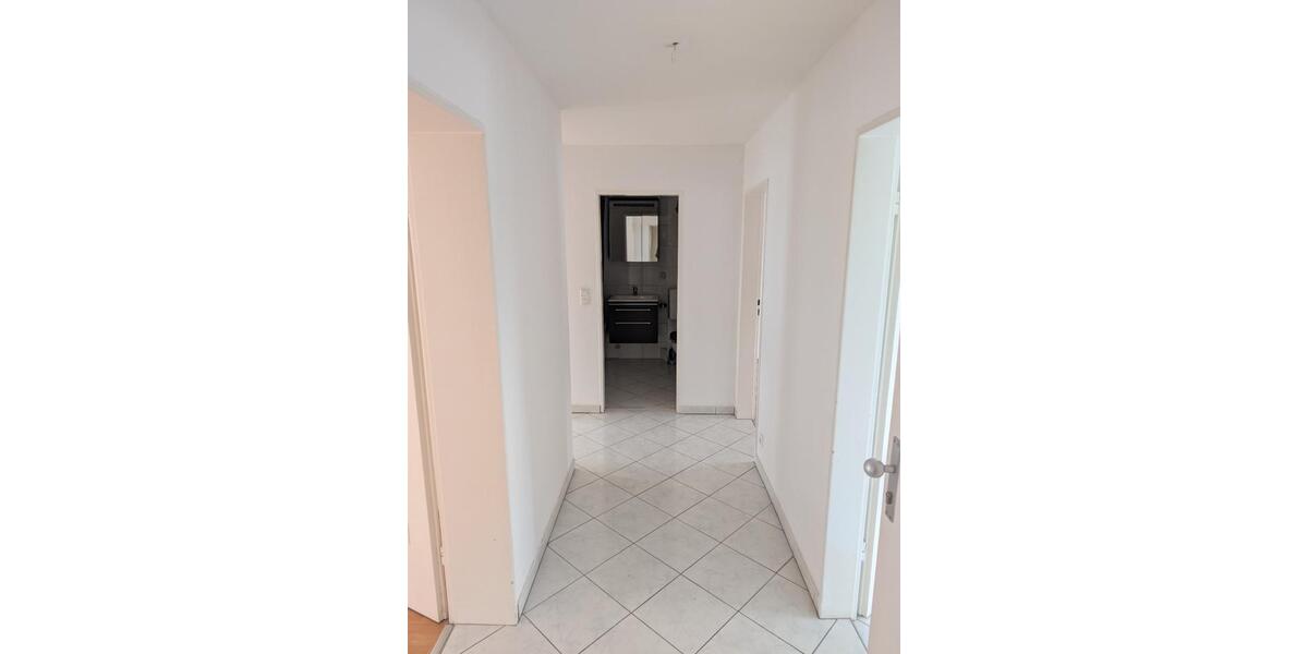 3 Zimmer Whg. für 1-2 Personen geeignet- 1100€ warm inkl Haus NK 3 zimmer