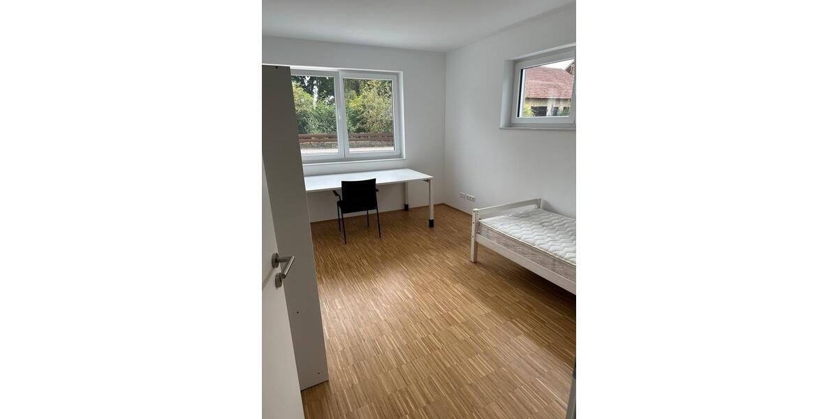 Wohnen auf Zeit Stutensee - 7 Zimmer, 197 m&sup2;, 560&euro; | Angebot:26587110