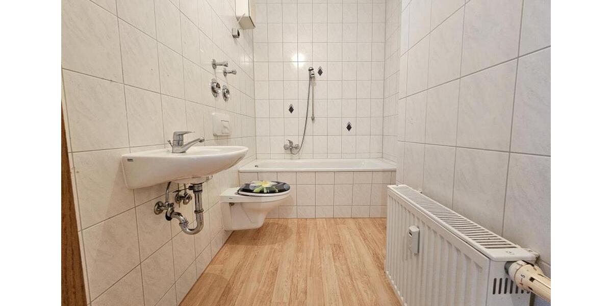 Etagenwohnung Werdau - 3 Zimmer, 60 m&sup2;, 332&euro; | Angebot:26662738