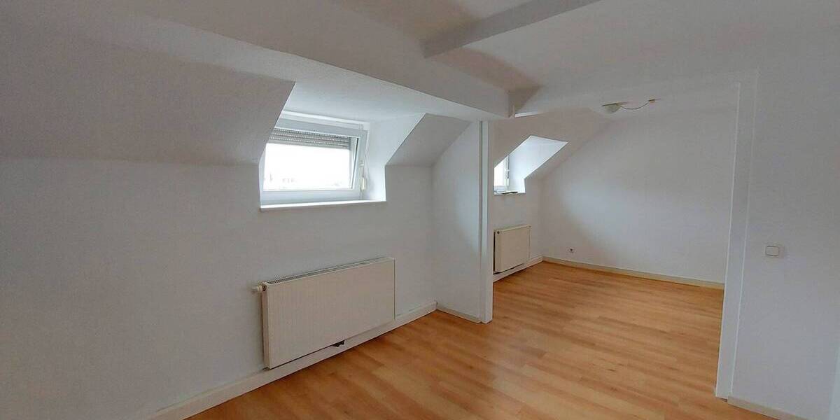 Etagenwohnung Trier Innenstadt - 5 Zimmer, 87 m&sup2;, 990&euro; | Angebot:26712886