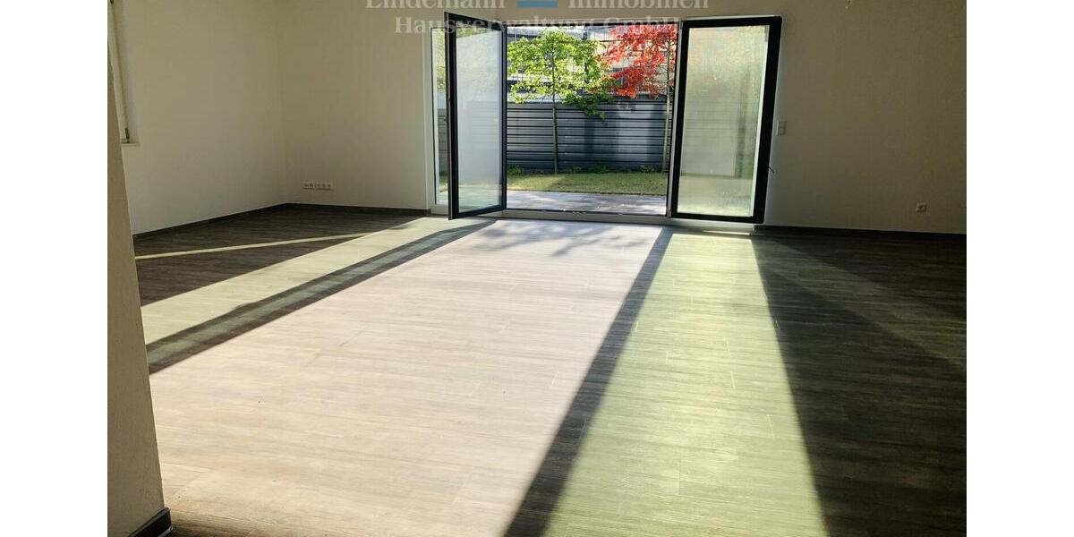 Erdgeschoßwohnung Buxtehude - 3 Zimmer, 122 m&sup2;, 1.100&euro; | Angebot:25646557