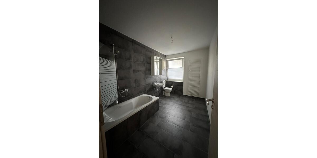 Etagenwohnung Delbrück - 3 Zimmer, 92 m&sup2;, 1.040&euro; | Angebot:25855811