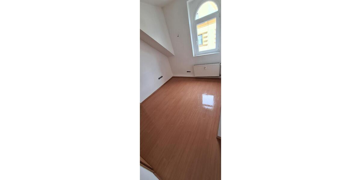 Dachgeschoßwohnung Duisburg Hamborn - 5 Zimmer, 97 m&sup2;, 930&euro; | Angebot:26592529