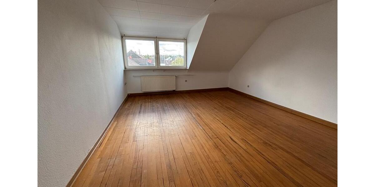 Dachgeschoßwohnung Ensdorf - 3 Zimmer, 77 m&sup2;, 580&euro; | Angebot:26234422