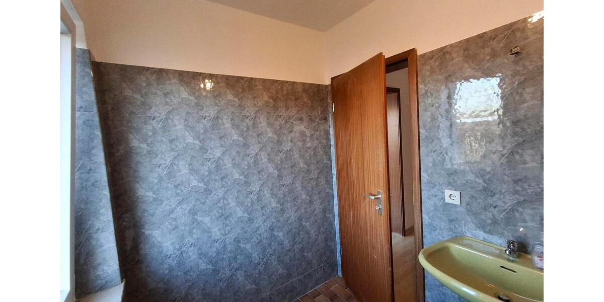 2-Zimmer-Wohnung in Marburg-Wehrda mit Parkplatz zimmer