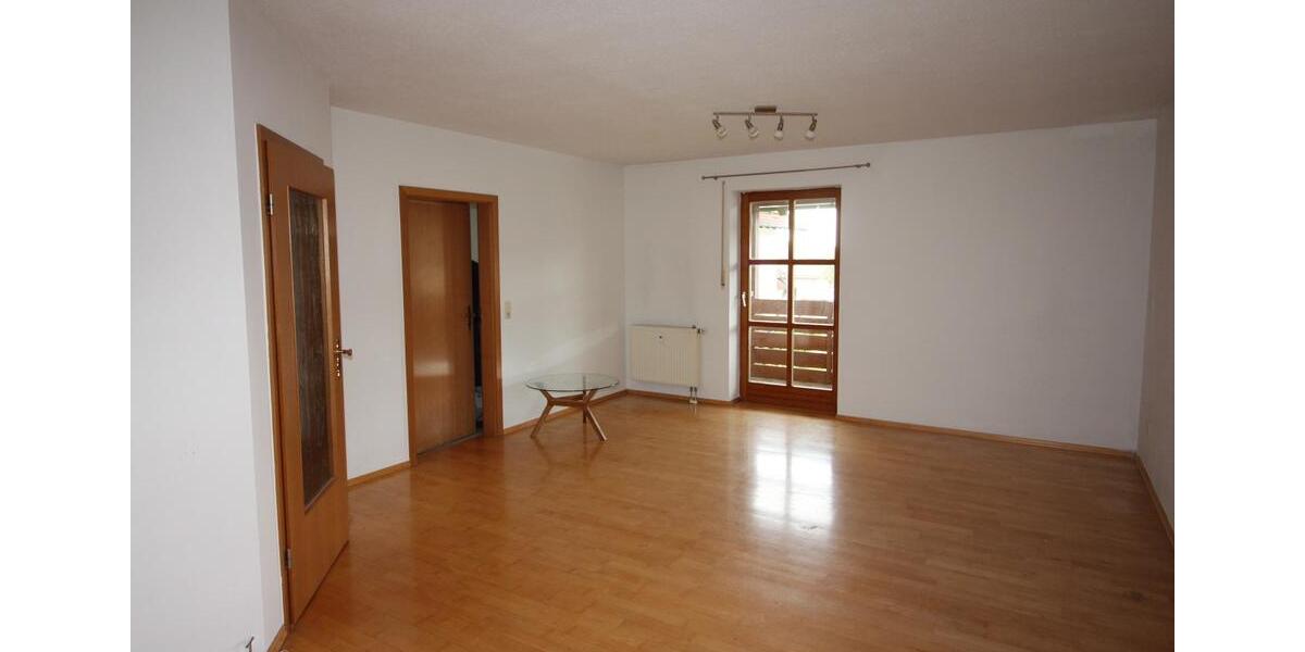 Etagenwohnung Hengersberg - 3 Zimmer, 79 m&sup2;, 650&euro; | Angebot:24976533