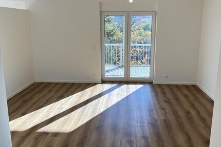 Freier Blick über's Neckartal - Neubaustandard - 3-Zimmer-Wohnung zimmer