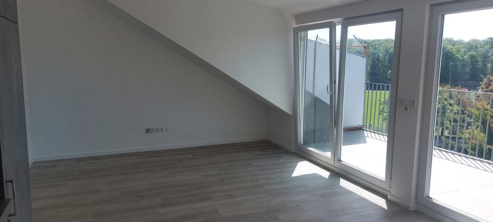 Dachgeschoßwohnung Singen (Hohentwiel) - 3 Zimmer, 70 m&sup2;, 1.050&euro; | Angebot:26489759