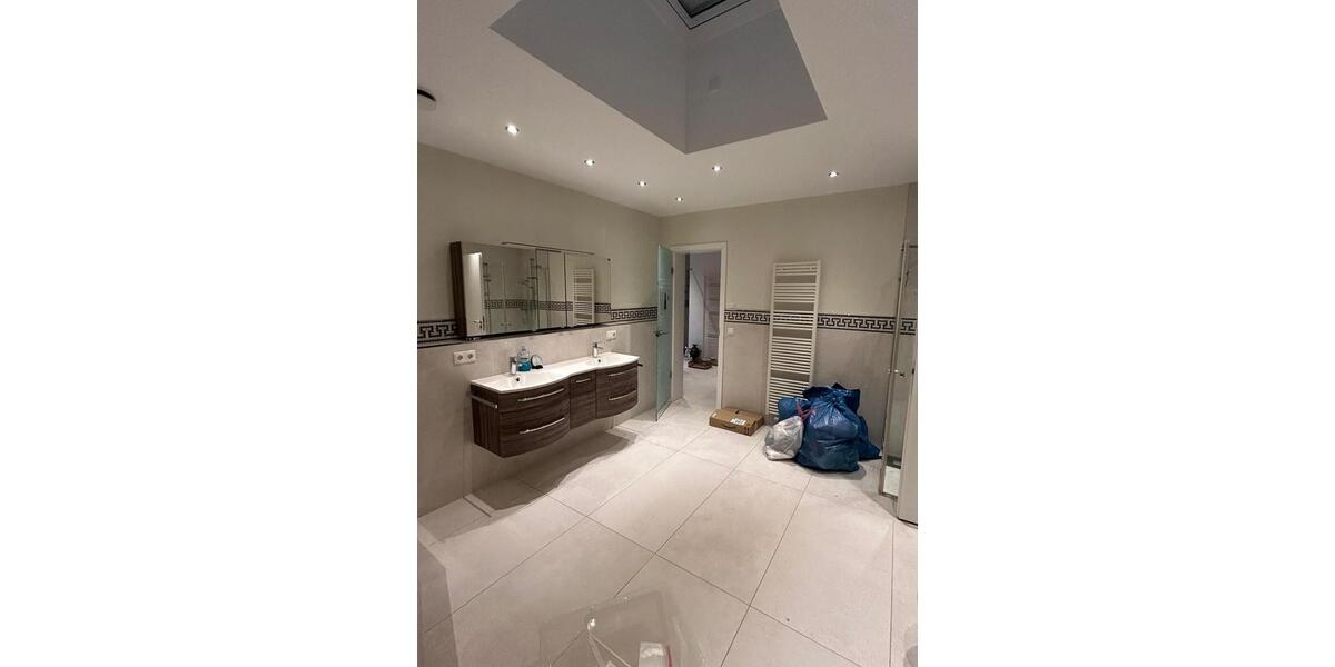 Einfamilienhaus Oberursel (Taunus) - 7 Zimmer, 375 m&sup2;, 3.950&euro; | Angebot:25098040