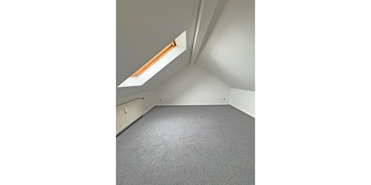 Dachgeschoßwohnung Uslar - 4 Zimmer, 82 m&sup2;, 550&euro; | Angebot:24847746