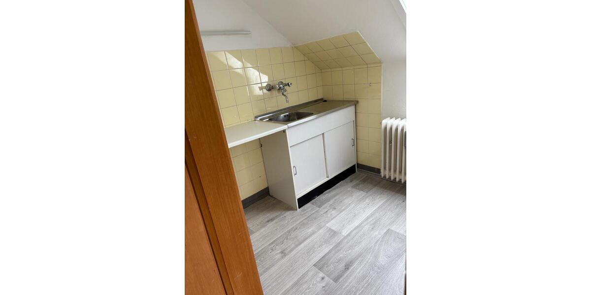 Dachgeschoßwohnung Hessisch Oldendorf - 3 Zimmer, 80 m&sup2;, 800&euro; | Angebot:24378129