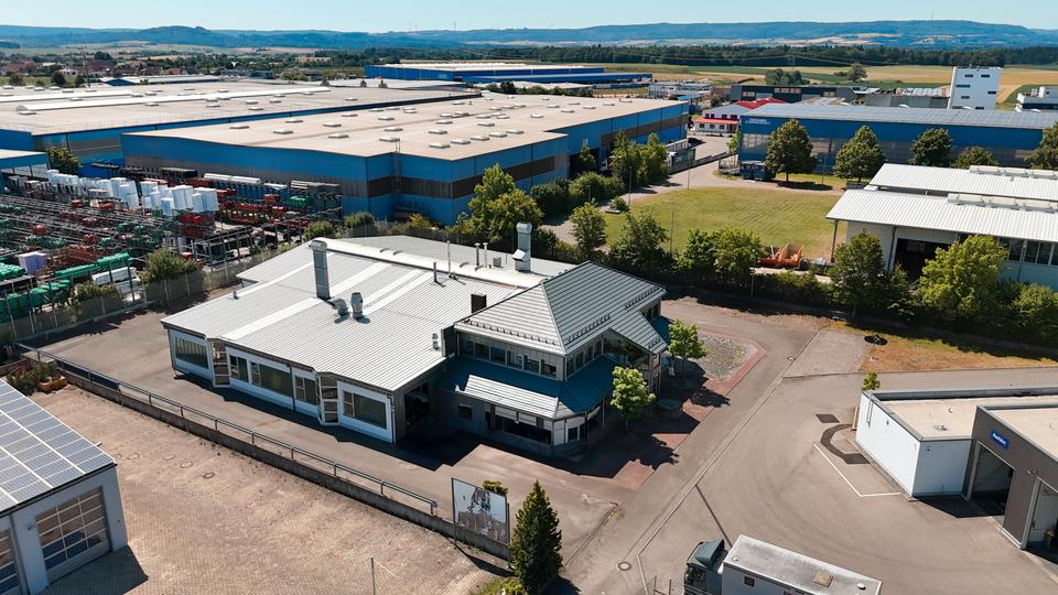 SMARTINSPECT BASE - Großer Showroom mit darüberliegender Büroeinheit im Industriepark Ellwangen zimmer