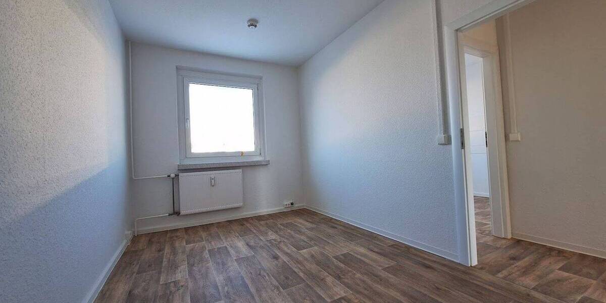 Etagenwohnung Görlitz Königshufen - 4 Zimmer, 83 m&sup2;, 490&euro; | Angebot:26751174