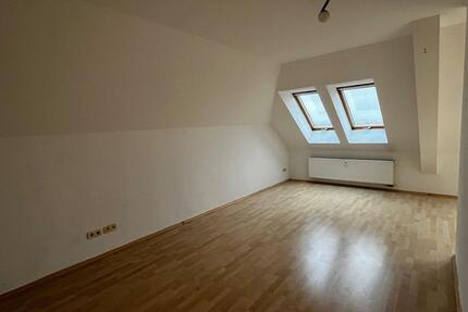 Wohnung Bitterfeld-Wolfen Wolfen - 2 Zimmer, 87 m&sup2;, 653&euro; | Angebot:17645335