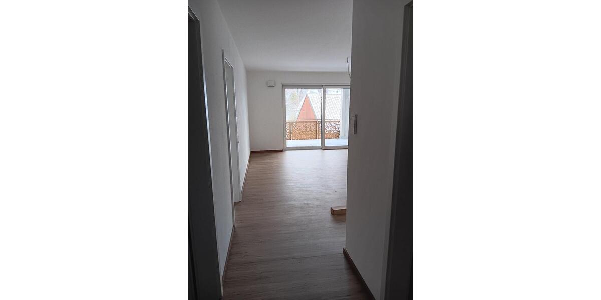 Etagenwohnung Vohenstrauß - 3 Zimmer, 93 m&sup2;, 950&euro; | Angebot:25941808