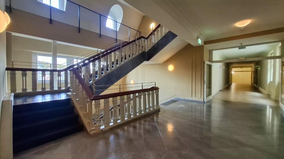 Dachgeschoßwohnung Bad Nauheim - 3 Zimmer, 95 m&sup2;, 1.620&euro; | Angebot:26558023