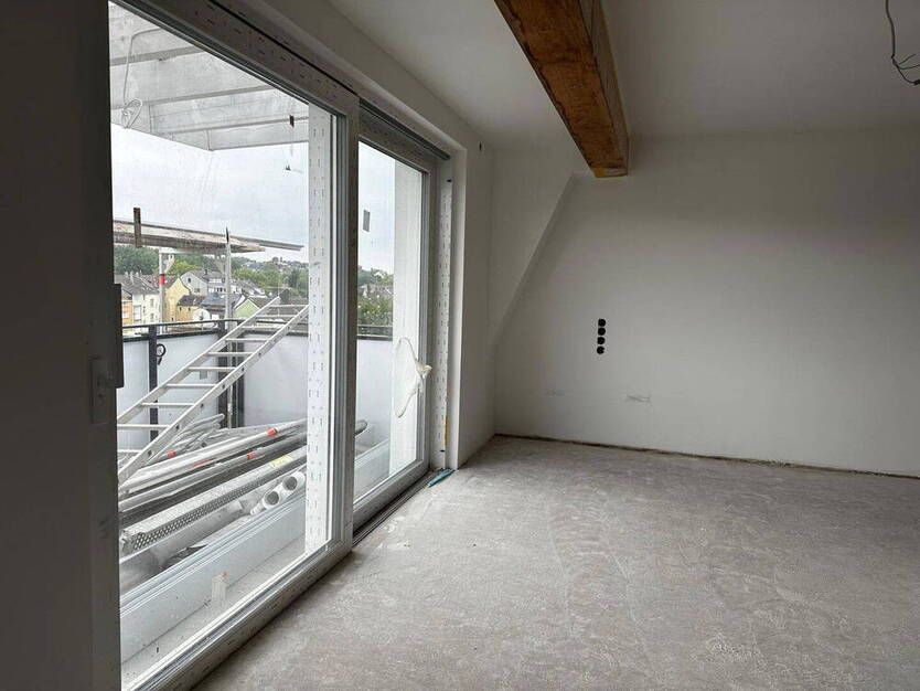 4 Zimmer-Wohnung mit Balkon, Barrierefrei, Aufzug, sowie mit günstigen Sonnen-Energie (A+)
