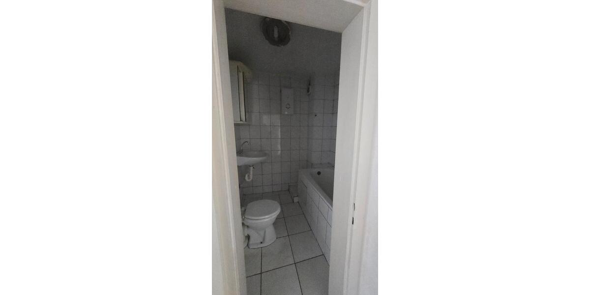 Etagenwohnung Duisburg Duisburg-Mitte - 2 Zimmer, 90 m&sup2;, 600&euro; | Angebot:26351664