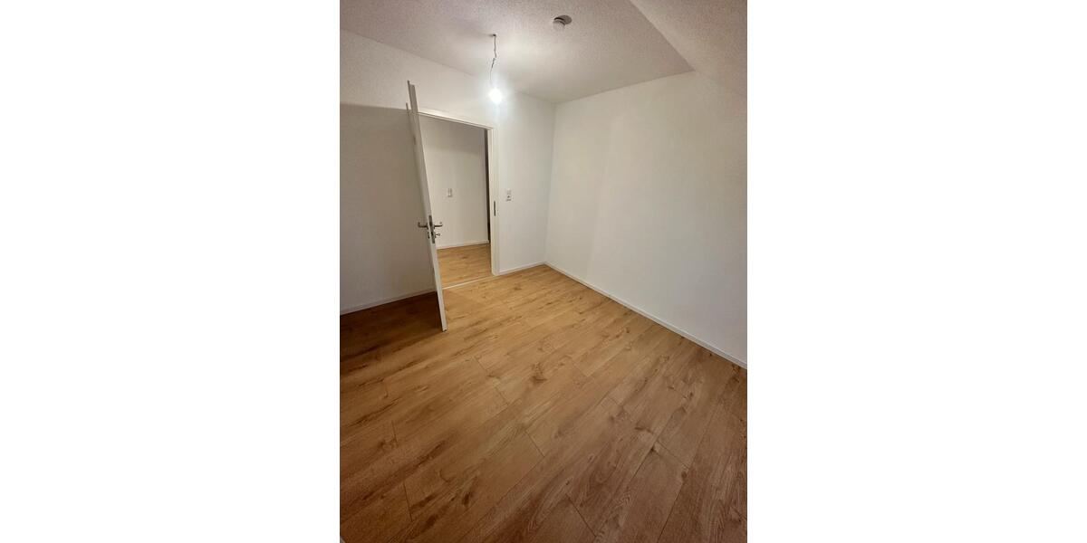Dachgeschoßwohnung Lahr (Schwarzwald) - 3.5 Zimmer, 70 m&sup2;, 850&euro; | Angebot:26507784