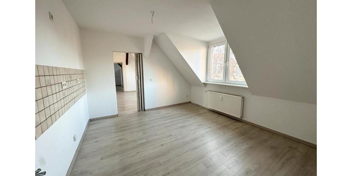 Dachgeschoßwohnung Hettstedt - 5 Zimmer, 105 m&sup2;, 620&euro; | Angebot:24747913