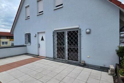 Wohnung Brackenheim - 4 Zimmer, 121 m&sup2;, 1.520&euro; | Angebot:26567975