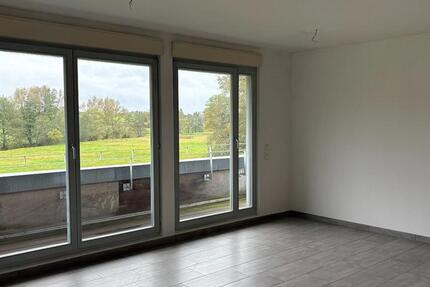 Helle Dachgeschosswohnung mit Einbauküche und Tageslichtbad 2 zimmer