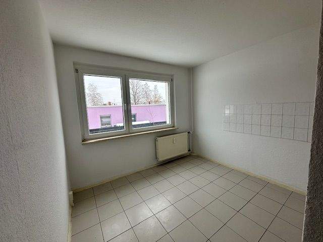 Etagenwohnung Magdeburg Neu Olvenstedt - 3 Zimmer, 70 m&sup2;, 420&euro; | Angebot:25666261