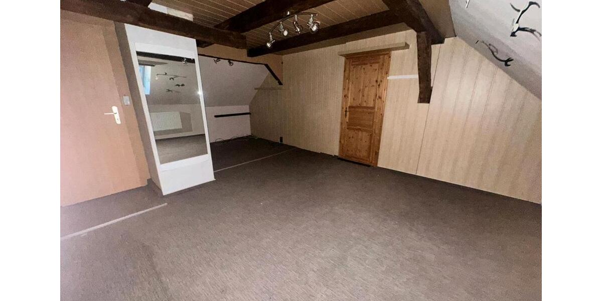 Etagenwohnung Genthin - 5 Zimmer, 170 m&sup2;, 850&euro; | Angebot:24982554